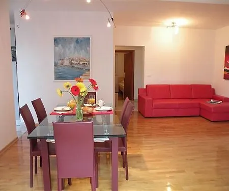 Rosa Apartment *
