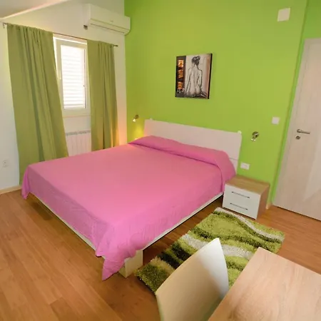 Apartment Rosa *